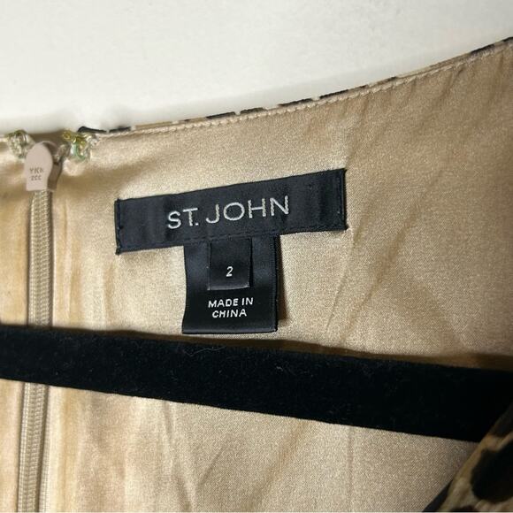 St. John Animal Print Sleeveless Tank Top Blouse 100% Silk Tan Cheetah Leopard - Picture 4 of 6